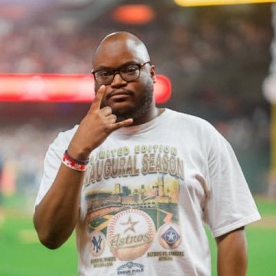 Day-vee-on | Social Media Director, Film Critic, Writer, and Photographer @ApolloHOU | Podcaster @1TakePod | Formerly @OurDailyBears & @ScreenRant
