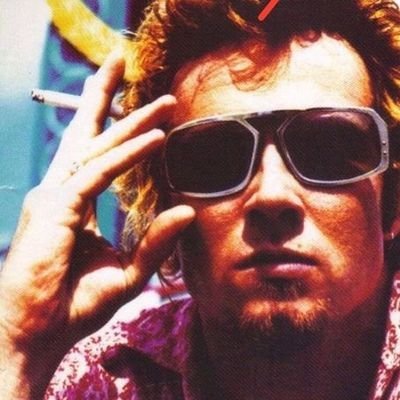 ❛❛Takes me one step closer to the edge, im about to break!❞ - My beloved wife @p0ngancaifanes ᝰ.ᐟ - esp/eng - My life can't be Eddie Vedder - #grungetwt