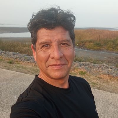 Maestro➡️profe➡️director➡️maestro.
Corro, pero nos soy runner.
Hincha del Rojo👹