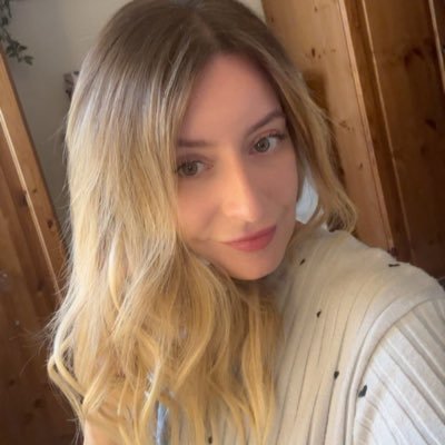 Psychology&CounsellingStudent👩🏼🎓| GothicPhotography📸| 80’sSlashers🔪| VictorianHistory🎩|PTSD ❤️🩹|Femme 🎀 | Demisexual🏳️🌈| OpenRelationship♥️| 🎃🍁🍂