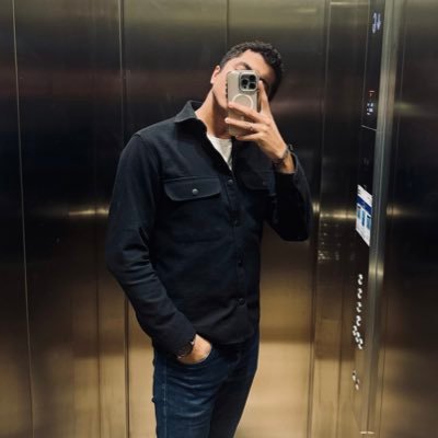 ashrafelagamy_'s profile picture. IOS Developer | Calligrapher | Video Editor 🖤👨💻. Cancer ♋️. XXIV.I ♥️.
