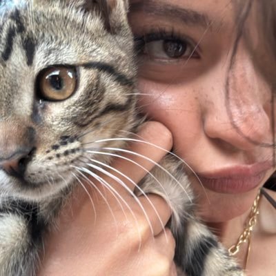 aysuderesmi's profile picture. 