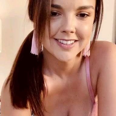 Hey 👋👋are you down for fun...🥰🥰you can dm me for more Entertainment and pleasures💕💕💦💦