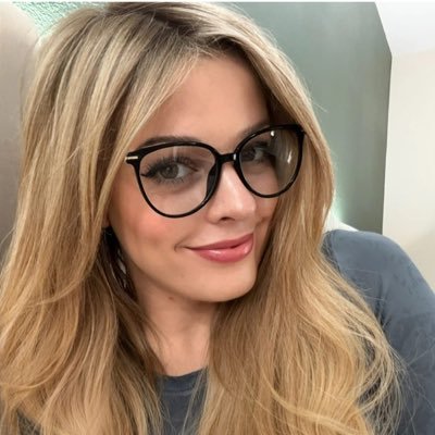 sharon55728606's profile picture. A place to express my feelings “we all hurt”. Randomly conversing with my lovies and handsome. This page was created to appreciate my lovely fans❤️🌺