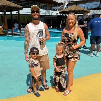 TwinDad1015's profile picture. Minnesota Vikings #SKOL 🏈 and New Jersey Devils #NJDEVILS 🏒 Wanna be golfer ⛳️