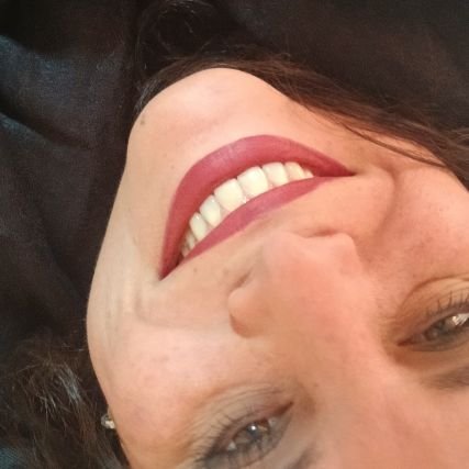 Te quiero de mil modos
Te quiero sobre todo
Me haces bien 🎶