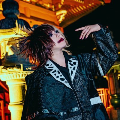 シェリー(@sherry_puramo)というバンドでギター弾いてます。宮原まお/まーやPという名前で作曲家や音楽クリエイターやっています。Pocochaライバー/サポートギター/芸人/MC業/プロデュース/仮歌/DJ/RECエンジニアetc...面白そうな事は何でもやります。お仕事依頼⇨DM📨 青唐党。