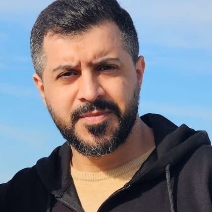 ولايتي لأمير النحل تكفيني
عند الممات وتغسيلي وتكفيني
وطينتي عجنت من قبل تكويني
فكيف النار بحب حيدرَ تكويني