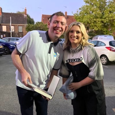 Signed photos, & meet celebrities. Enjoy watching @GMB, @Lorraine, @PackedLunchC4, @JeremyVineOn5 @thismorning, & @loosewomen, @bbcsml, @qvcuk, & more. Aged 25.