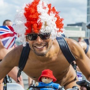 Bonjour, I’m Luc. French 🇫🇷 naturist guy living in the UK 🇬🇧 and hiking everywhere 🗺️ #naked #naturism #hiking #wnbr #worldnakedbikeride