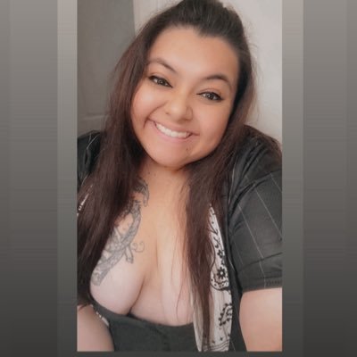 Cali Girl🦋Tejana Life🇲🇽Host Of The Humble🌹🌹🌹🥀Pod & Tribal WarZone☝🏼🥀🙌🏼 #CCN #THM #DWE #ATD Familia✨🎶🎙️🥊👑#ChaoticProductions 😈@WWEShop Affiliate