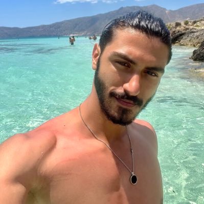 leowithcharm's profile picture. to see my explicit content click here ⬇️❤️