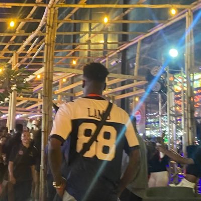 I_am_clinton_'s profile picture. 6”2• At the mental gym🏋🏾‍♂️• My journal📓⬇️