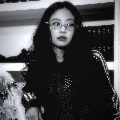 𝐑𝐨𝐥𝐞𝐩𝐥𝐚𝐲𝐞𝐫 1996'𝐬 ╱ A woman who has talent in everything and has beautiful eyes to see.
