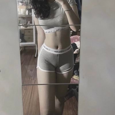 FS4764593581465's profile picture. 單女 |請勿認親|偶爾色色#歡迎追蹤#開放關係|#
交友自由 #徵炮-喜歡的私訊-😈