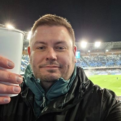 Living in Scotland again after a while in Paris. Celtic fan and the type of person that puts brown sauce on everything.