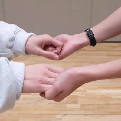 長いこと別界隈に棲息なただの音楽好き♪0X1=LOVESONGでトゥバちゃんを知りGBGBからじわじわと沼オチのいい大人MOA♡🧸よりのオルペン♡weでお助けみてから投票生活⭐投票記録♡RT多め/🐰🦊🧸🐿🐧お陰で更に雑食度up😀好きを吸収して生きてるただのトゥバちゃん好きなMOA