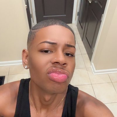 kvngofshade's profile picture. your highness⭐️