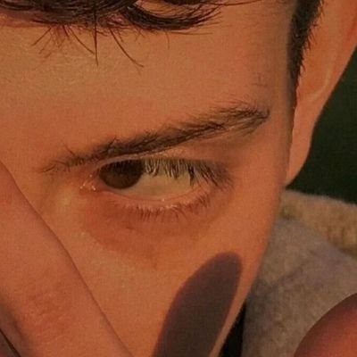 linboze159357's profile picture. 