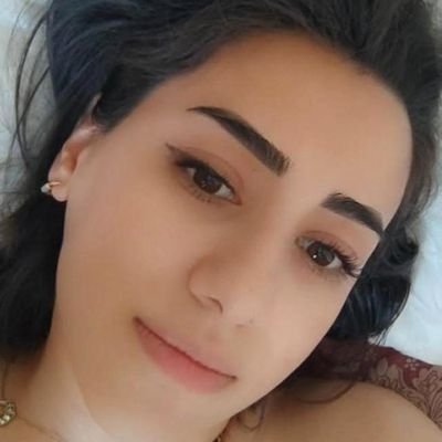 💞مثل الفراشة🧚 ، جميلة لرؤية👀 ، من الصعب القبض عليها. لا أحتاج إلى ملك لأكون ملكة👸. ليست هشة كالزهرة💪 ، . جمالي يبدأ في قلبي 💖، وليس في ...😹