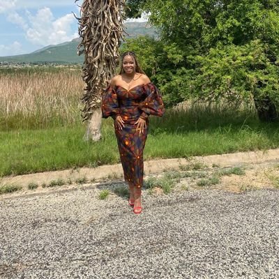 Public relations practitioner, lecturer, amateur photographer. I laugh a lot... I'm a victor