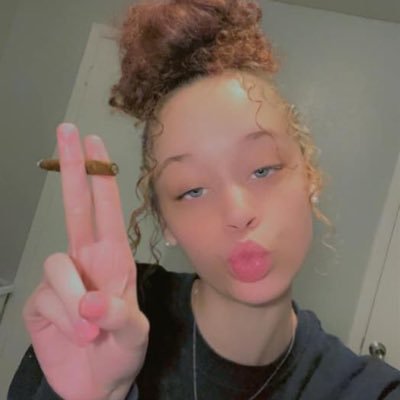 18 + content creator dm for menu / FaceTime 📲 and be payment ready 💯