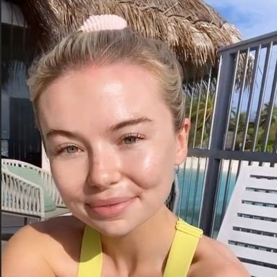 Big UK celeb fan, love jerking off to them. Also into pretty fatties, huge tits, Milfs, big dicks and cumshots and girls feet. BWC owner.