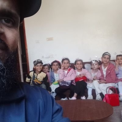 Former lawyer. I lost my home and job because of the war. Today, I search for a meal to feed my eight children and my
wife.https://t.co/uQ7jFTt1KE