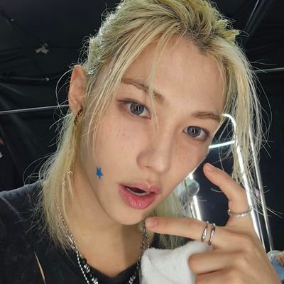 spreadmywings5's profile picture. STAY❤️🖤