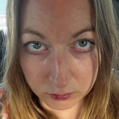 Single mom. Full-time hustler. Building a beautiful life, one day at a time. Passionate about Family, Fitness and healthy living