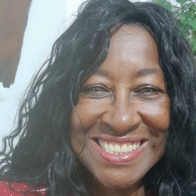 Psicopedagoga especialista em tdah ,Corinthiana, Lulista, Feliz....
seguindo a vida *)......caminhando.....em busca da Psicologia...*)