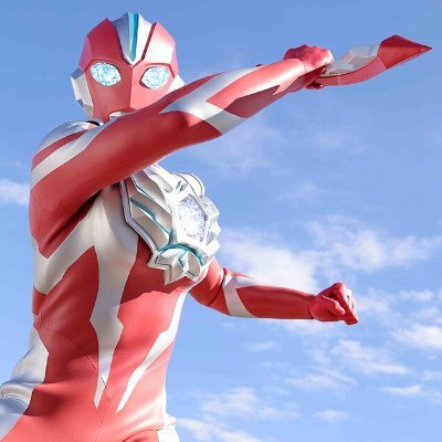 NoSpaceBetweenR's profile picture. a socialist, so my tweets gonna reflect that a lot