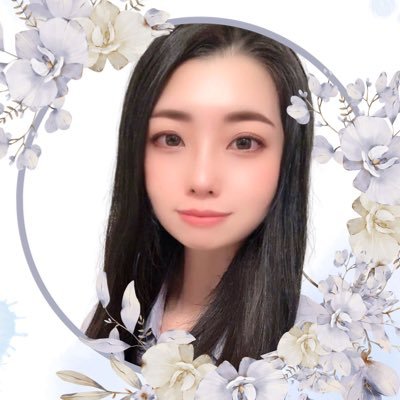 YouTubeで色んな年代の歌を歌っています。歌声はよく男性に間違われますが、歌っているのは女性です。アイコンはわたし本人です。Instagram→https://t.co/hSHlDIBWZN DMは見ていません。