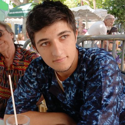 Socialiste. Mes tweets n'engagent que moi | @lamontagnejs | Fièrement anticapitaliste et Jauressien