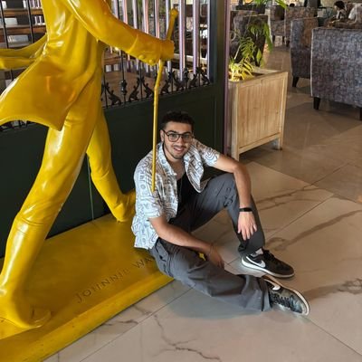 AyushCrackd's profile picture. Too much Radio not enough Head