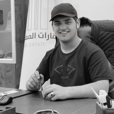 عراقي أنا شيعي في العلا سني الصدى مسيحي الشذى صابئي الرؤى ايزيدي الولا إسلامي المنتهى مدنى النهى عربي القنى كردي السنا اشوري الدنى تركماني المنى شبكي الذرى