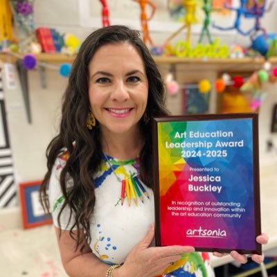 🎨MEd, IB Art & Design Teacher🌏Debate Coach🧘🏻♀️Yoga Teacher🍎Teacher at heart✏️📚