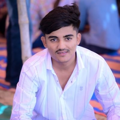 Vinoddhaka6129's profile picture. रख हौसला वो मंज़र भी आएगा,
                                                      प्यासे के पास चल के समुन्दर भी आएगा।।📚📚
