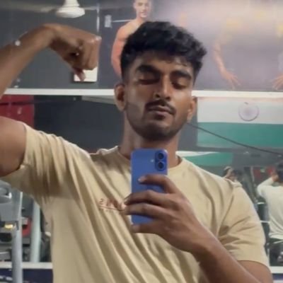 Tushar__46's profile picture. 集中