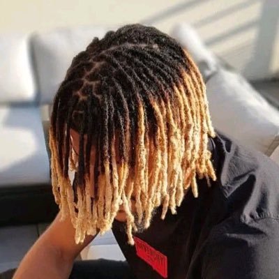 @FCBarcelona // student @KNUSTGH //football //Abɛ// Estate// Abɛnkwan Backup account @Jame_s79