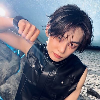 ..ᯓ 𓈒 𓈒 just call me nia/della! ໒₍ ˃ ֊ ˂ ₎ ੭
#MOA ONLY! 𝅄 #TXT for better life yall
— #연준, make me smile