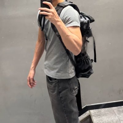 4pIVtuKBRC71038's profile picture. 