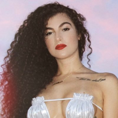 LaReinaGeisha's profile picture. 🇺🇸🇨🇺🇱🇧🇲🇽🇪🇸 Creative ✨ Survivor 🪷 Disruptor 🗣️ Unapologetically me 💋 Irritating demons since 1993 👑
