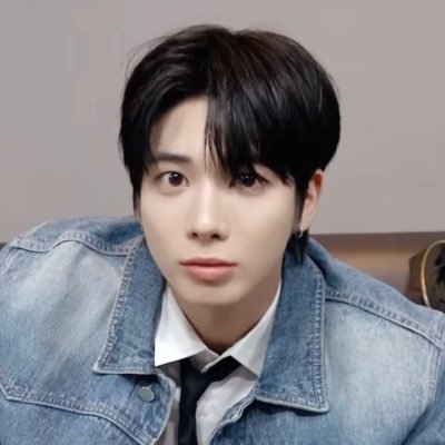 imatriplemajor's profile picture. baaaabyyy just telllll meee i can’t read your miiiiiiiind 🥺