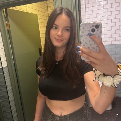 inesmaisiex's profile picture. i am cute AND funny