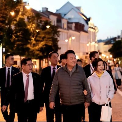 eunji_lee815's profile picture. 극좌만 보면 토악질함 우웨에에에에엑 🤮🤮🤮