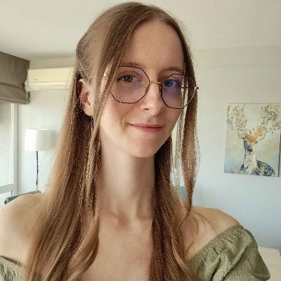 Lonny // she-her // 27 years old // Twitch Affiliate // Dragon Age // The Sims // Dungeons & Dragons // RPGs