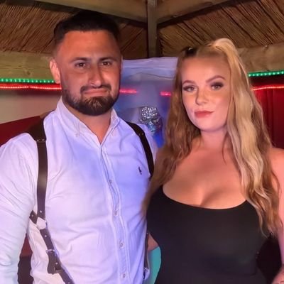 🇬🇧 UK Couple
🌶️ Content Creators
🍍Lifestyle Lovers
🎥 Channel 4 Open House S3