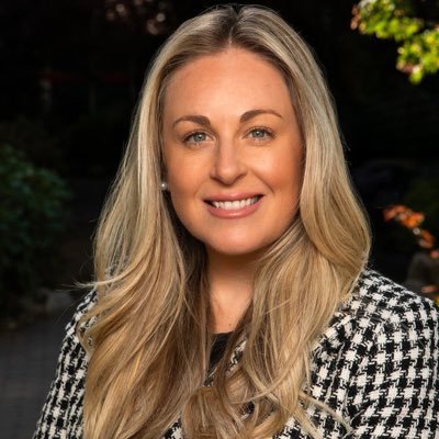 Proud CEO of @OurVicHospitals, philanthropy & community enthusiast, Canadian music & arts supporter, doting dog mom & dark coffee always.