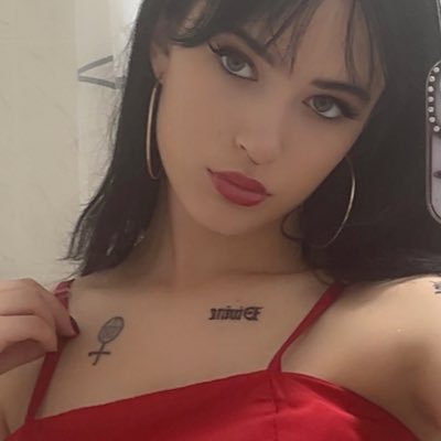 The femme fatale you wish to worship 📍BER, DE 🇩🇪 Sensual pro domina ~ Apply for real time sessions in link